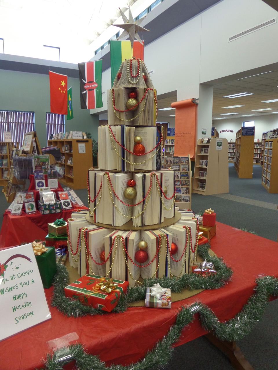 christmas decoration ideas for library Northern Onondaga Public Library at Cicero's book tree. Christmas