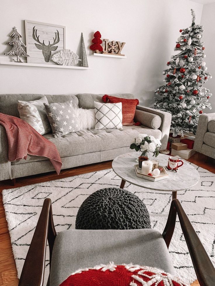 christmas decorations indoor apartment 55 Small Apartment Christmas Decor Ideas christmas dekoration