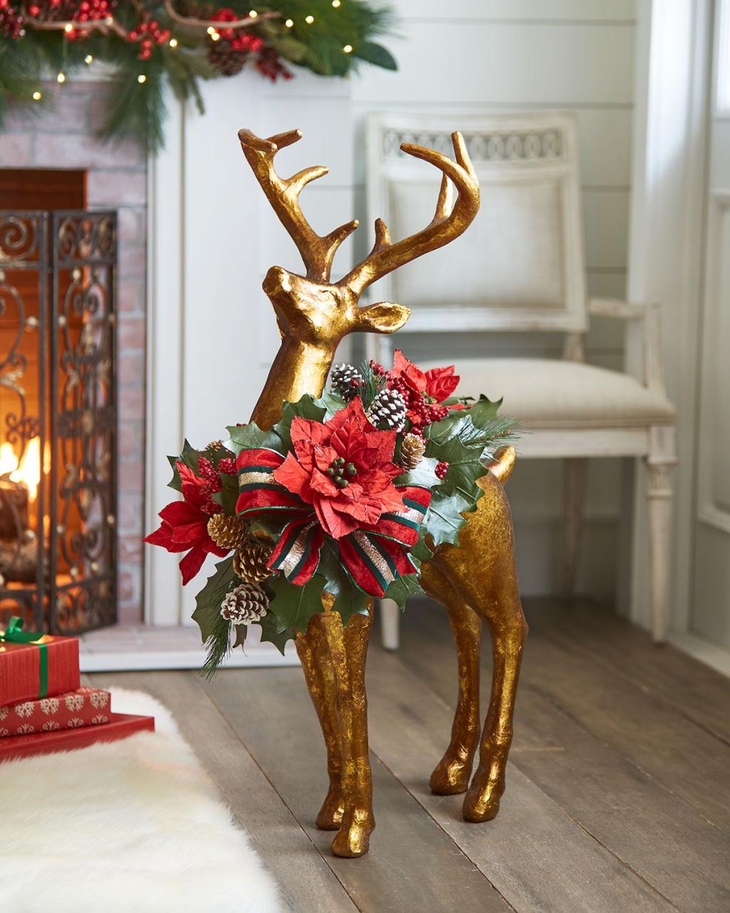 standing christmas decorations indoor Red & Green Collection Standing Reindeer, 37 Christmas interiors