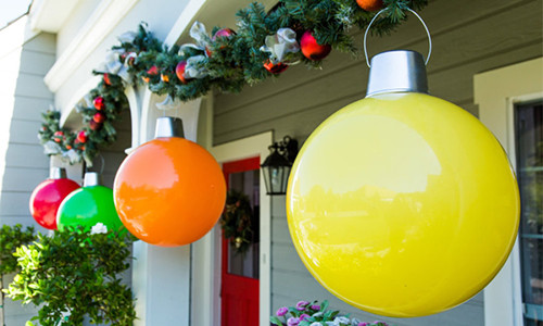 extra large outdoor christmas decor 20 DIY Outdoor Christmas Decorations To Start On This Weekend!