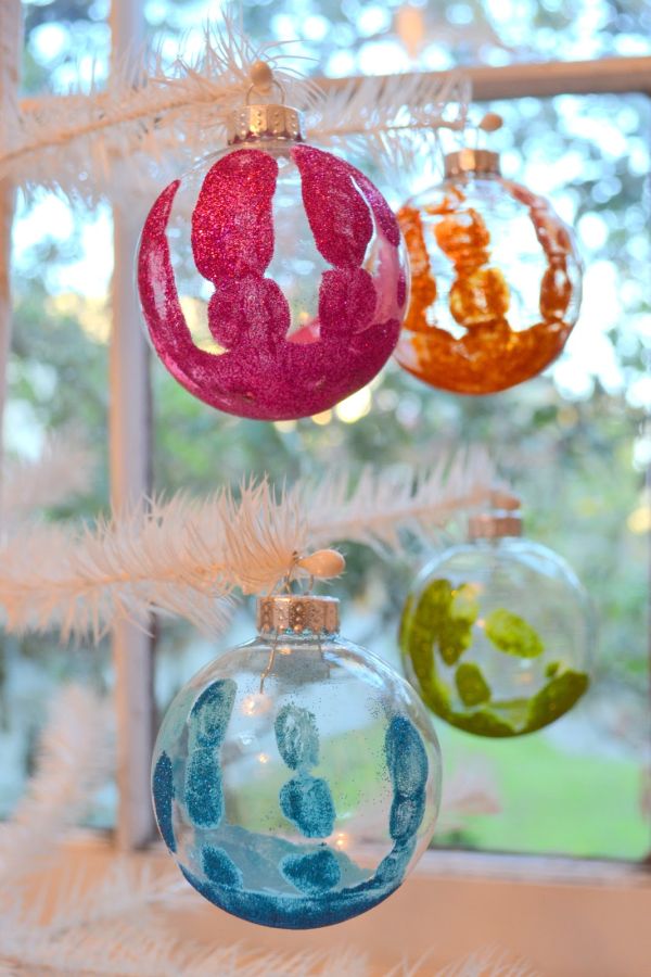 christmas ornament ideas craft 25 DIY Crafts Featuring The Simple Christmas Ball Ornament