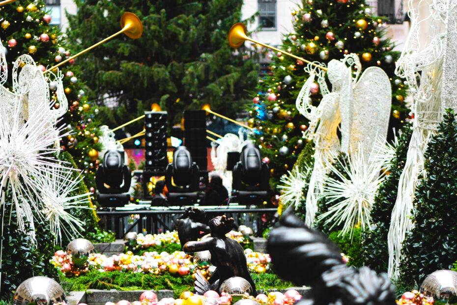 indoor christmas decorations nyc The most beautiful Christmas decoration spots in NYC Unlimited Biking