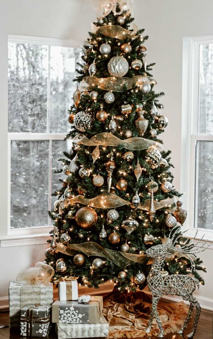 christmas tree decorating ideas videos How to Decorate A Christmas Tree StepbyStep Celebrations at Home