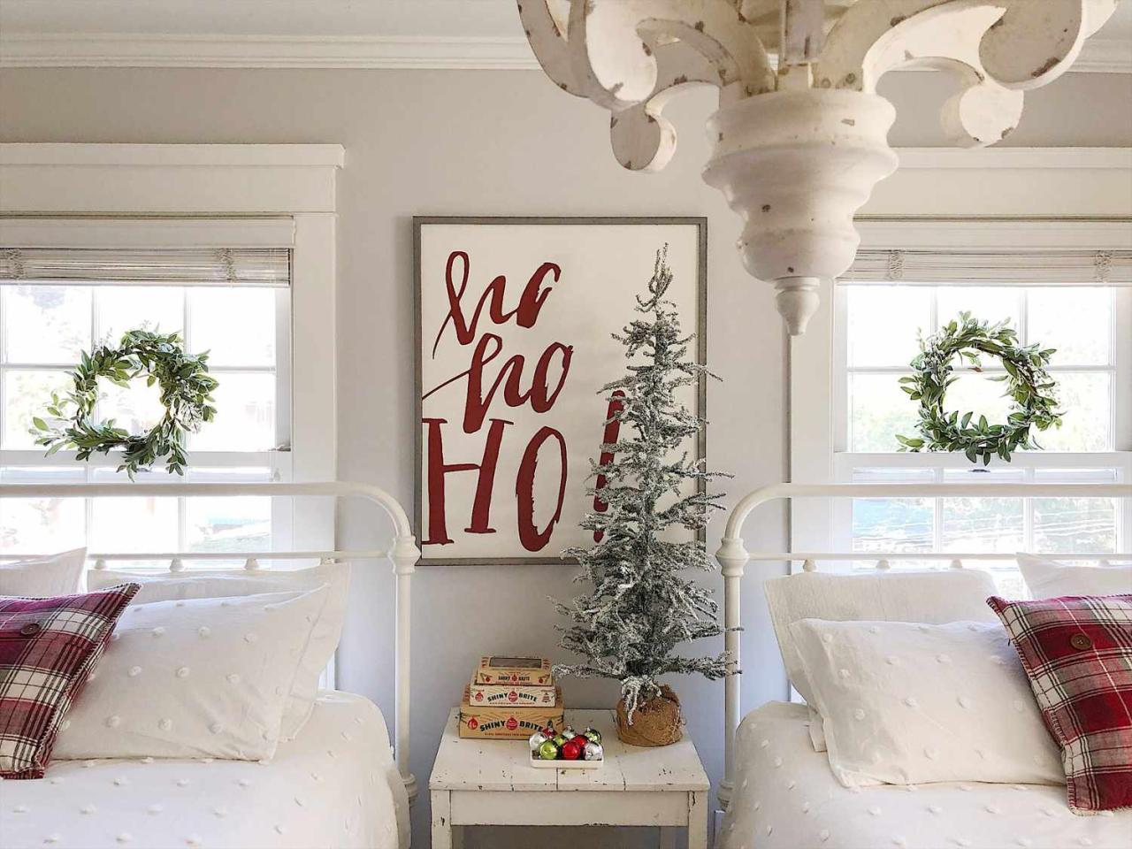 christmas decor ideas modern 60 Modern Christmas Decor Ideas for a Very Chic Holiday