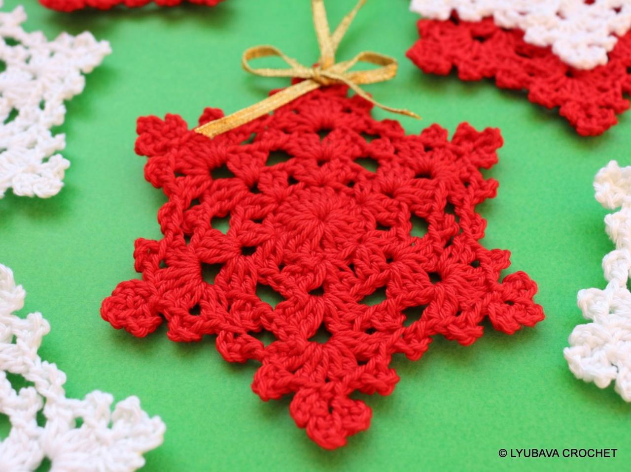 christmas decor crochet ideas 16 Creative DIY Crochet Christmas Ornaments