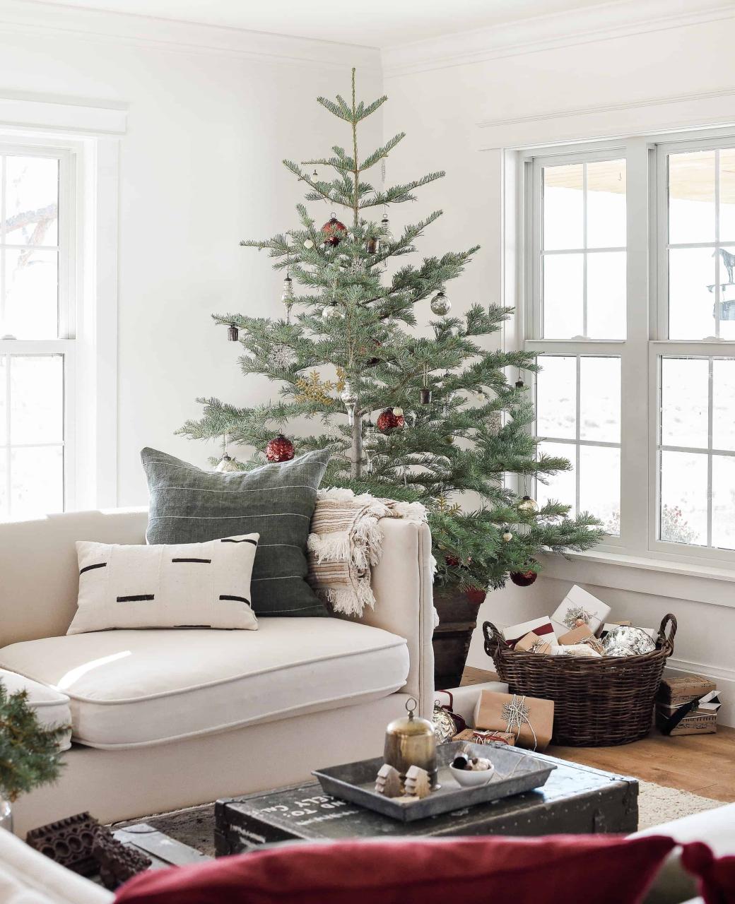 farmhouse style christmas decor Farmhouse Christmas Decor Living Room & Tree Ideas Boxwood Ave