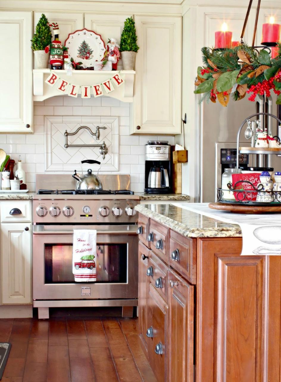 christmas decor ideas kitchen Wonderful Christmas Kitchen Decor Ideas To Make It Cozier