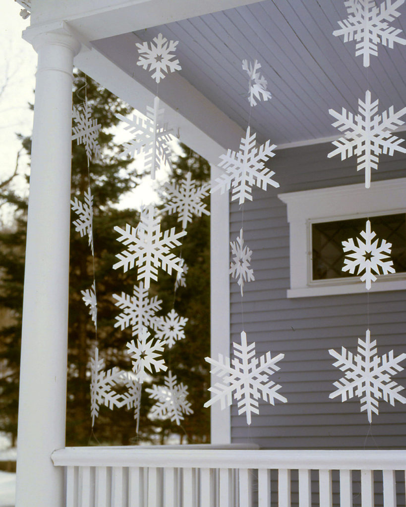 christmas decoration ideas snowflakes Add a Bit of Holiday to Your Kids Room Project Nursery