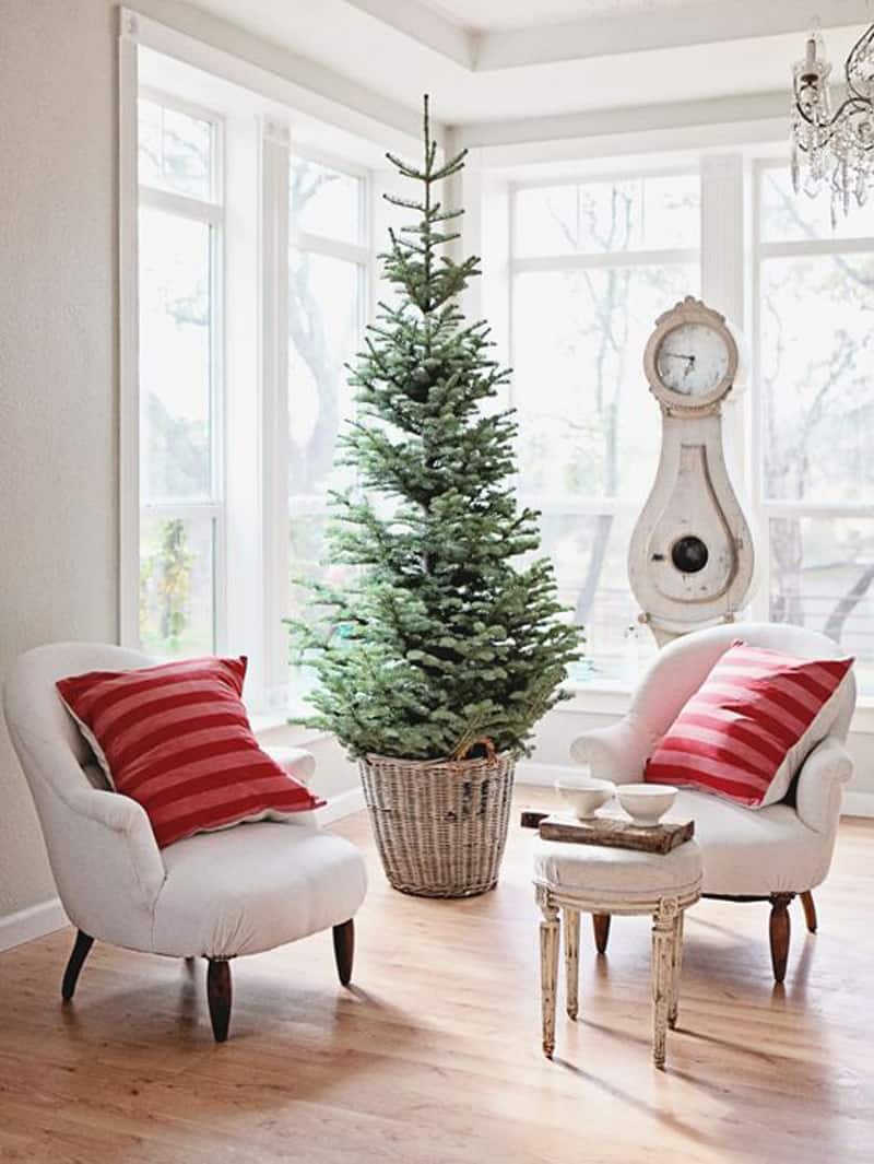 natural christmas tree decor Simple and Natural Christmas Tree Decorating Ideas for 2015