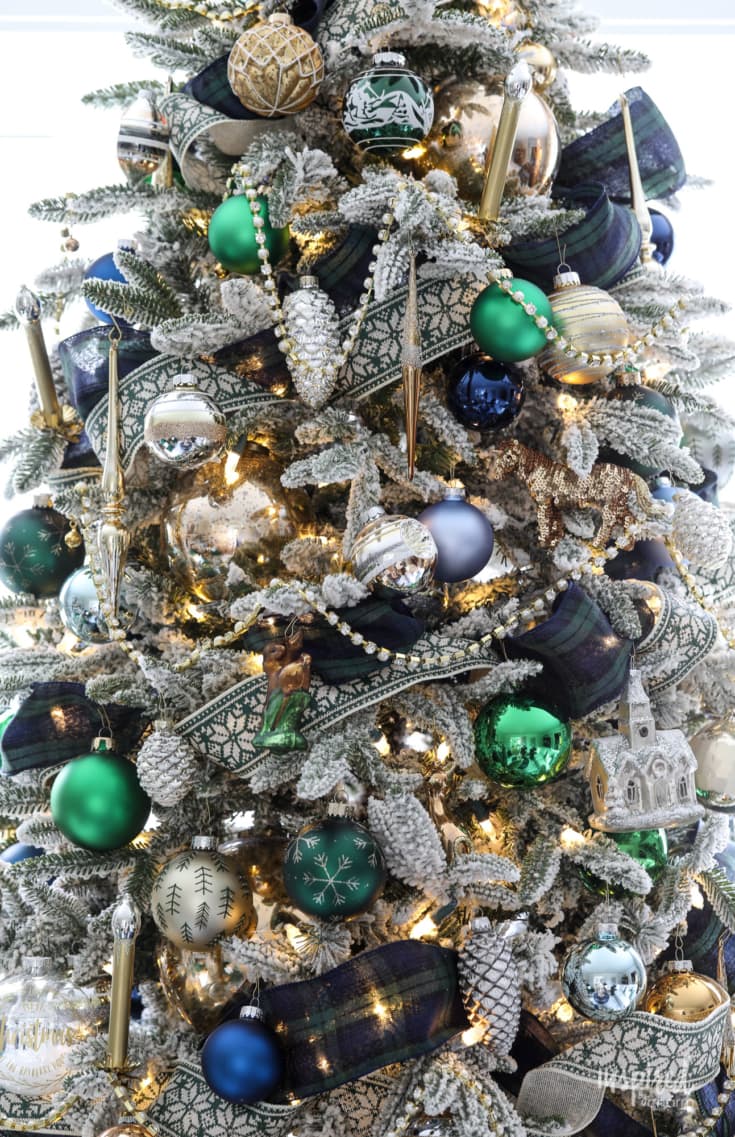 navy and green christmas decor Navy and Green Christmas Tree Christmas Tree Decor Ideas