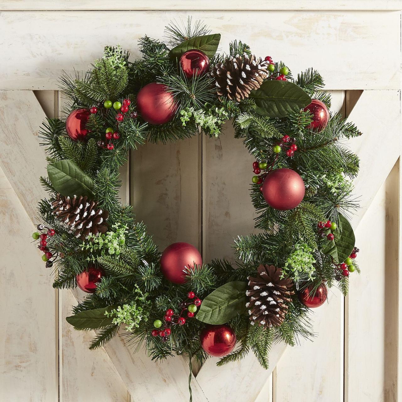 christmas decorations outdoor wreath 10 Best Outdoor Christmas Wreaths for 2018 Festive Winter Christmas