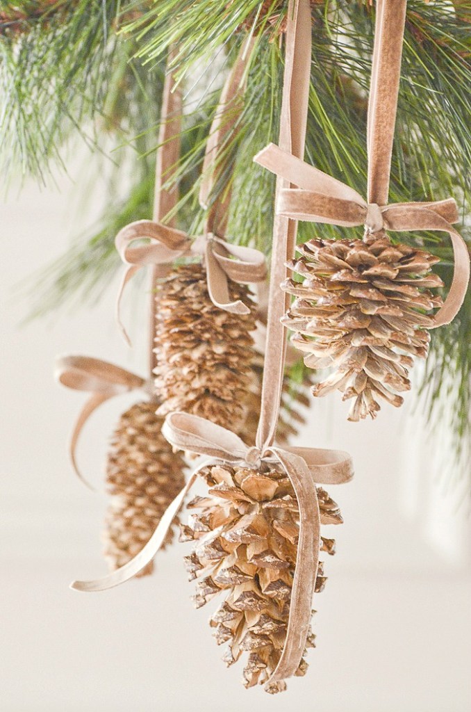 hanging pine cone christmas decor 6 Ways To Rule The Pine Cone Christmas Decor