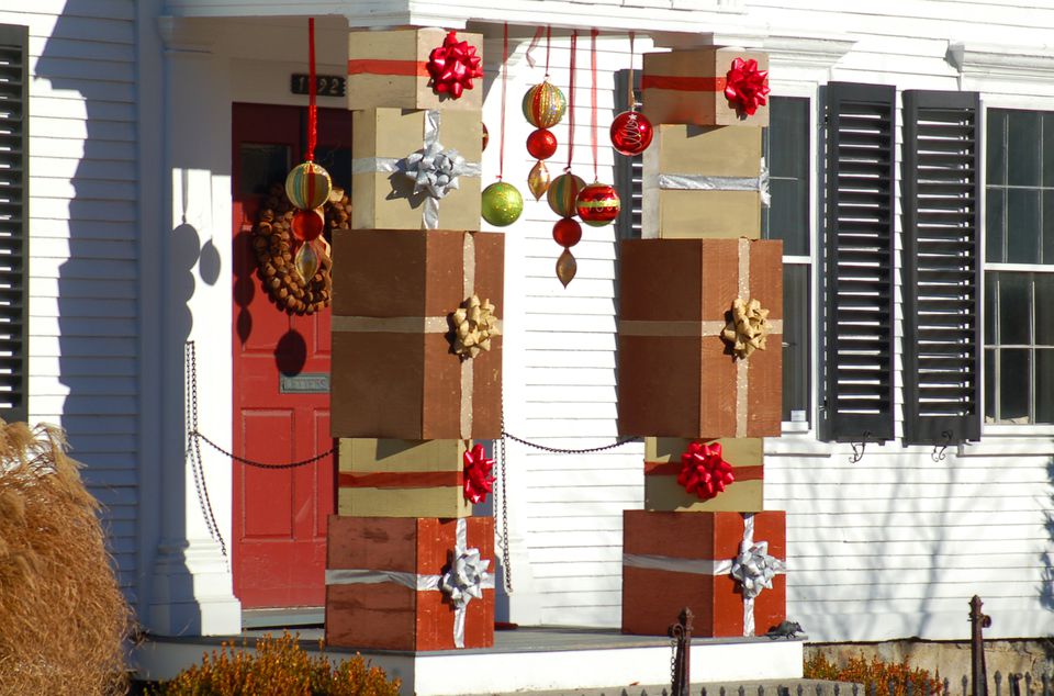 christmas decorating ideas outdoor columns 25 Outdoor Christmas Decoration Ideas in Pictures