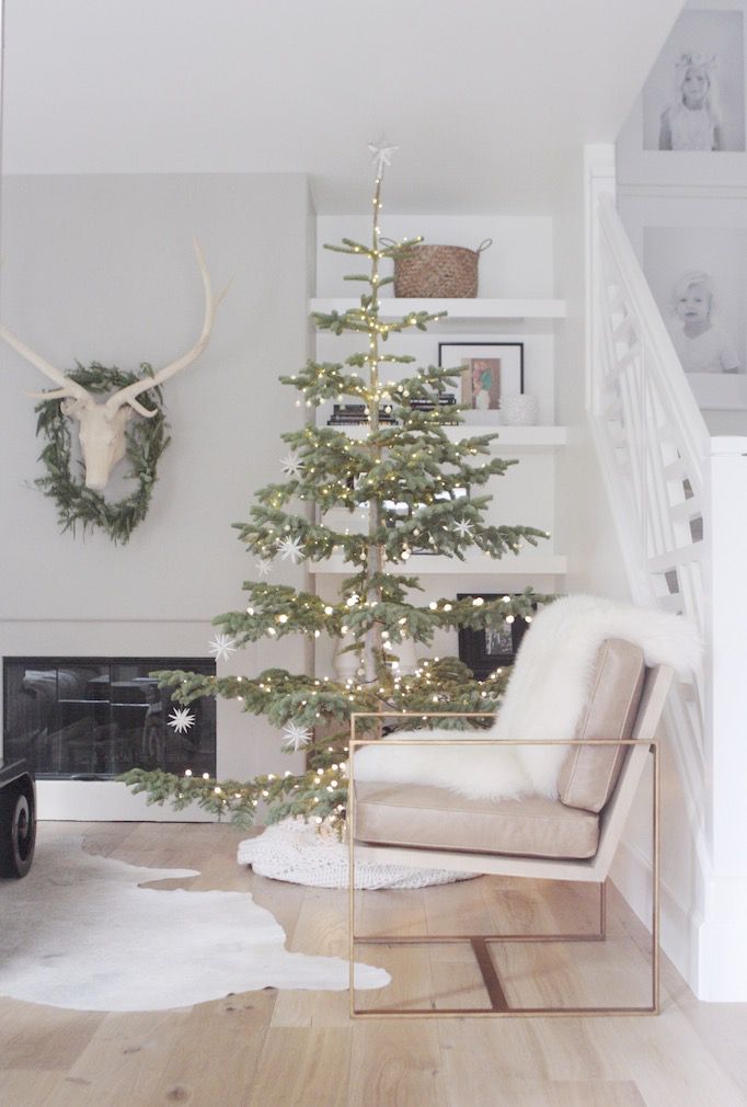 minimal christmas decor ideas 10 Minimalist Christmas Decorating Ideas