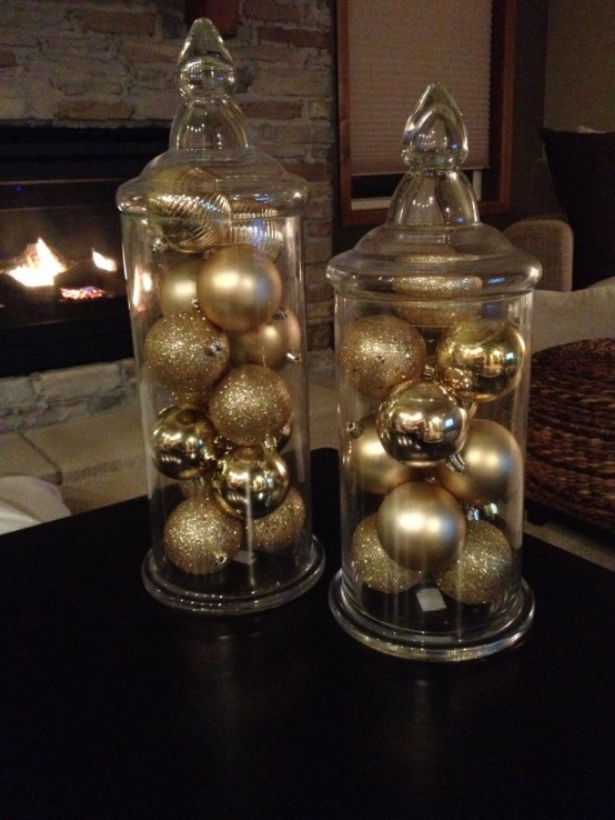 gold christmas decor ideas 31 Sparkling Gold Christmas Décor Ideas DigsDigs