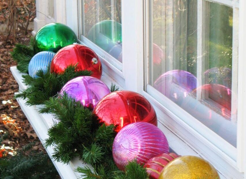 outdoor window christmas decorations ideas 18 Magical Christmas Yard Decoration Ideas