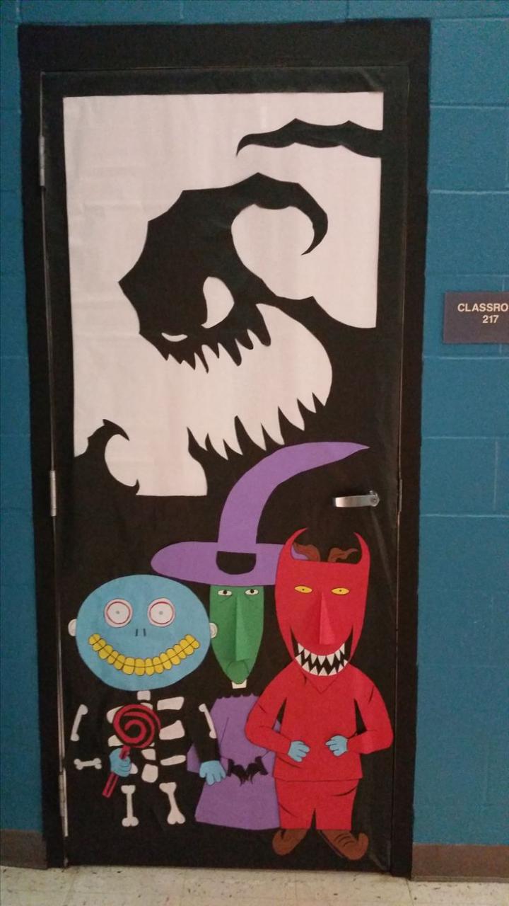 nightmare before christmas decor halloween Nightmare before Christmas Halloween door. Here is my do… Nightmare