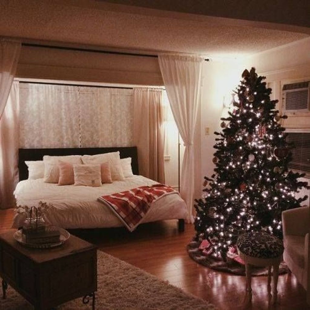 christmas bedroom decor pinterest Awesome Decorating Bedroom With Christmas Trees Christmas decorations