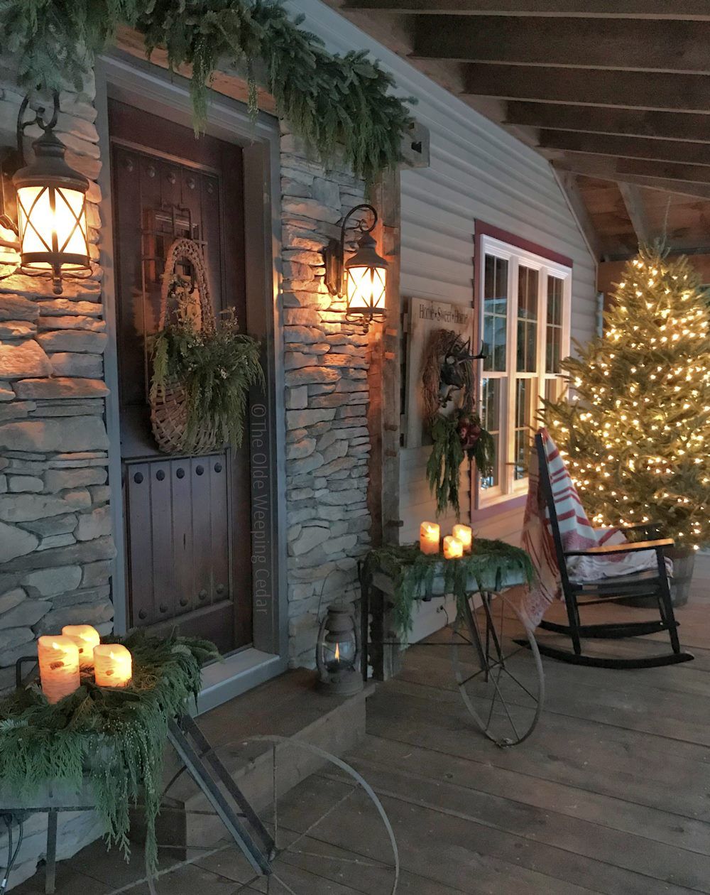 christmas decorating ideas for log cabin Pin on Rustic Christmas Cottage Cottage outdoor, Cottage