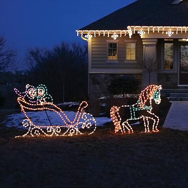 horse and sleigh christmas decor 20+ Christmas Horse And Sleigh Decorations The Urban Decor