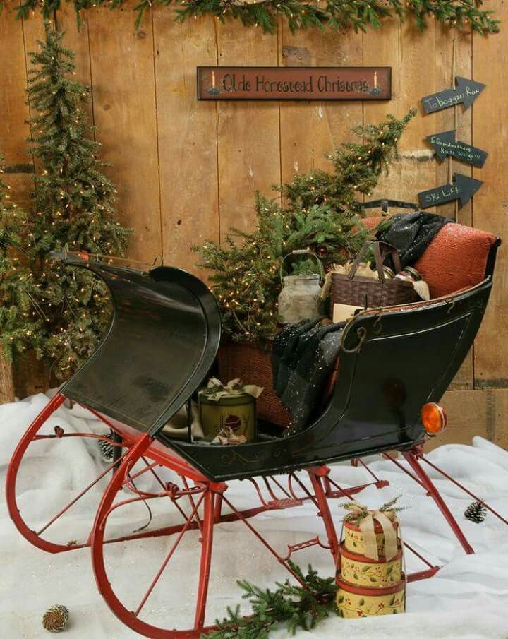 christmas sleigh decor ideas Pin by Kathleen " Dancing Wind" Murph on Sleighs... Christmas sleigh