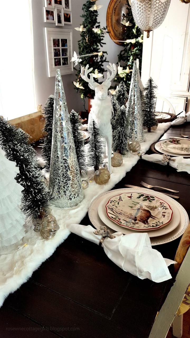 farmhouse christmas dining table decor Farmhouse Christmas Table