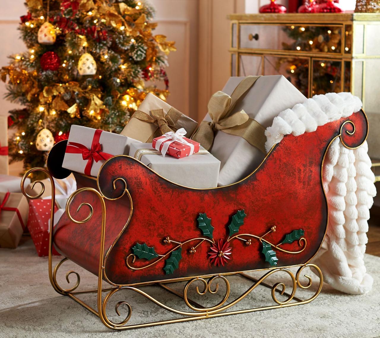 christmas sleigh decor ideas Christmas decorating ideas love this adorable metal sleigh! How fun