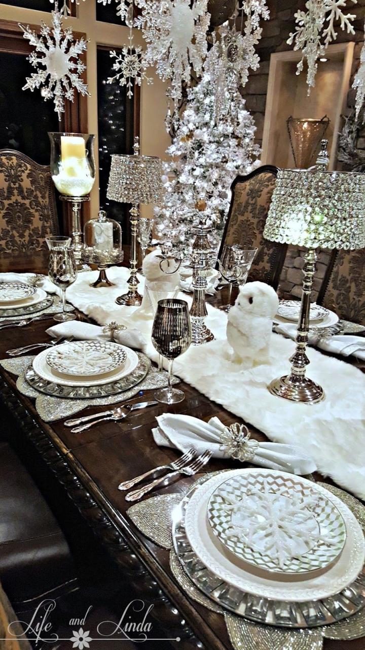 white christmas table decor Snowflakes and Baubles Tablescape Christmas table settings, White