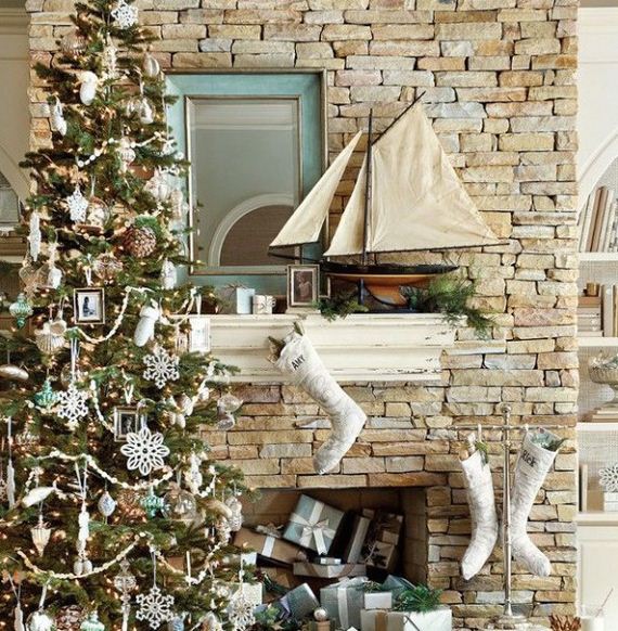 non traditional christmas decor NonTraditional Christmas Decorating Ideas 12thBlog