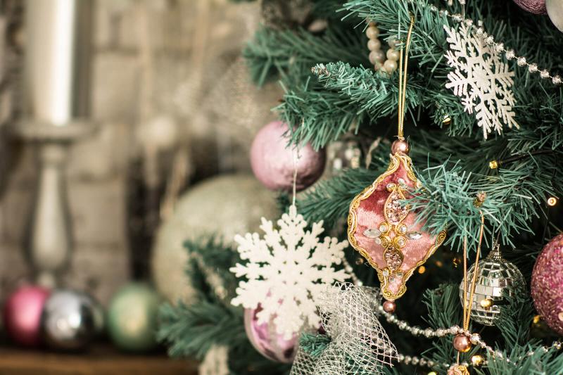 victorian christmas decoration ideas 18 Victorian Christmas Decoration Ideas for Inspiration LoveToKnow