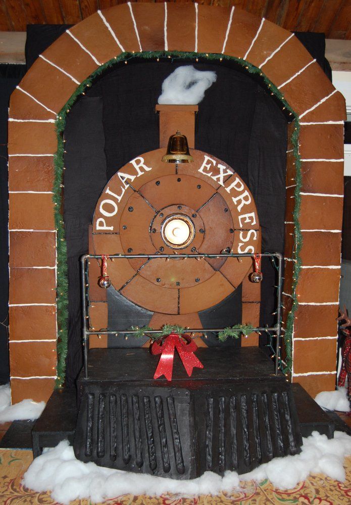 polar express christmas decor Pin on Accent walls wood screen