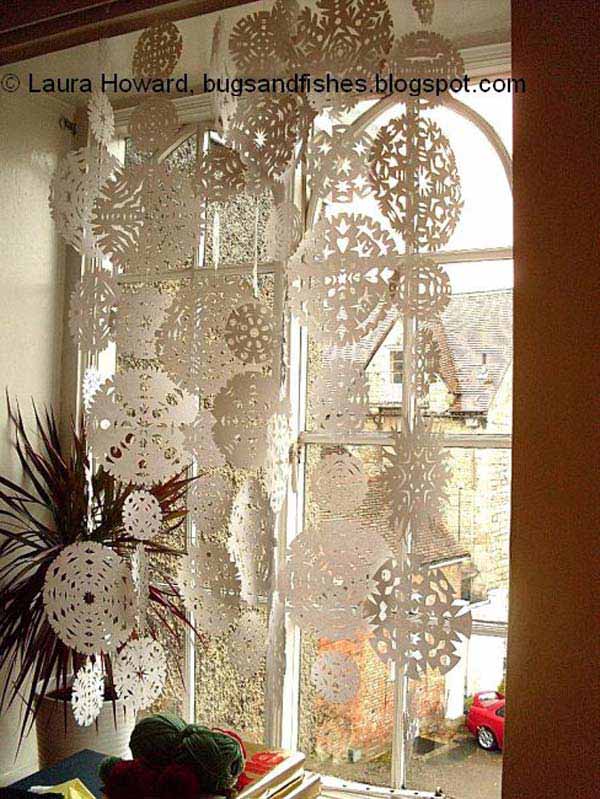 window decor ideas christmas 25+ Inspiring LastMinute Christmas Windows Decorating Ideas