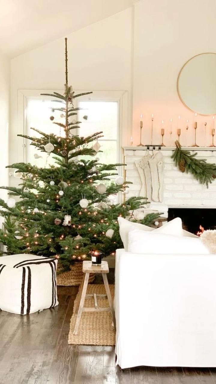 modern organic christmas decor Organic Modern Christmas Tree Inspiration