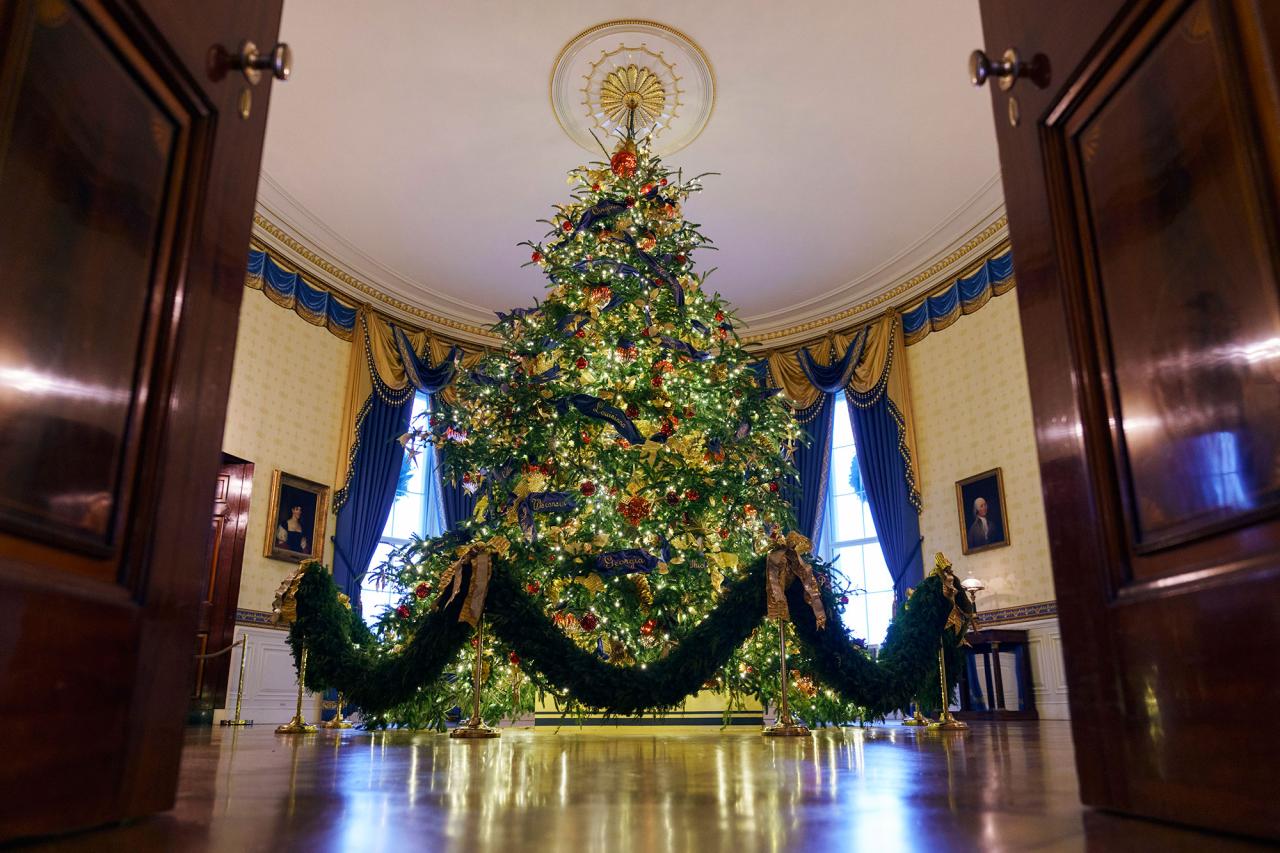 white houses christmas decor PHOTOS White House Christmas decor 'shines with the spirit of