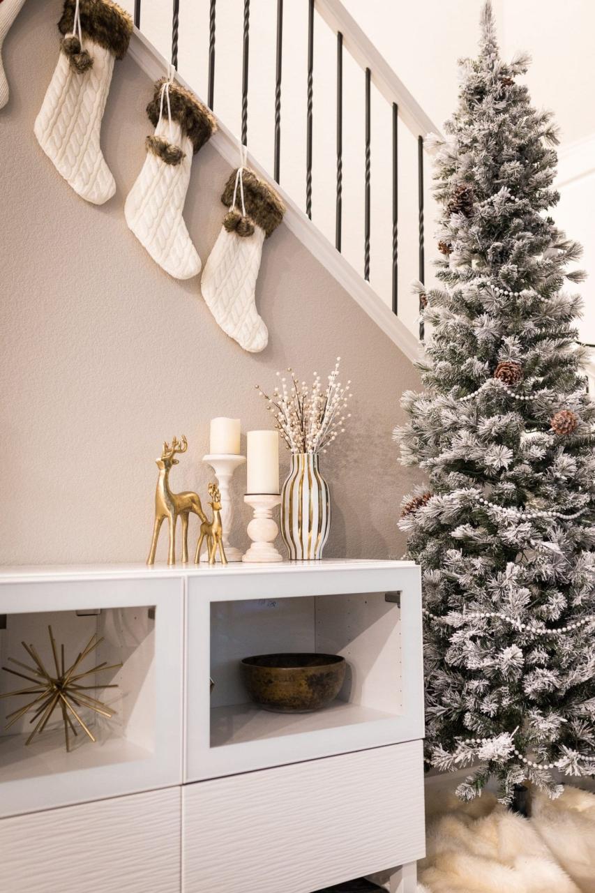 winter white christmas decor 18 Affordable & Chic White Christmas Decor Ideas to turn your house