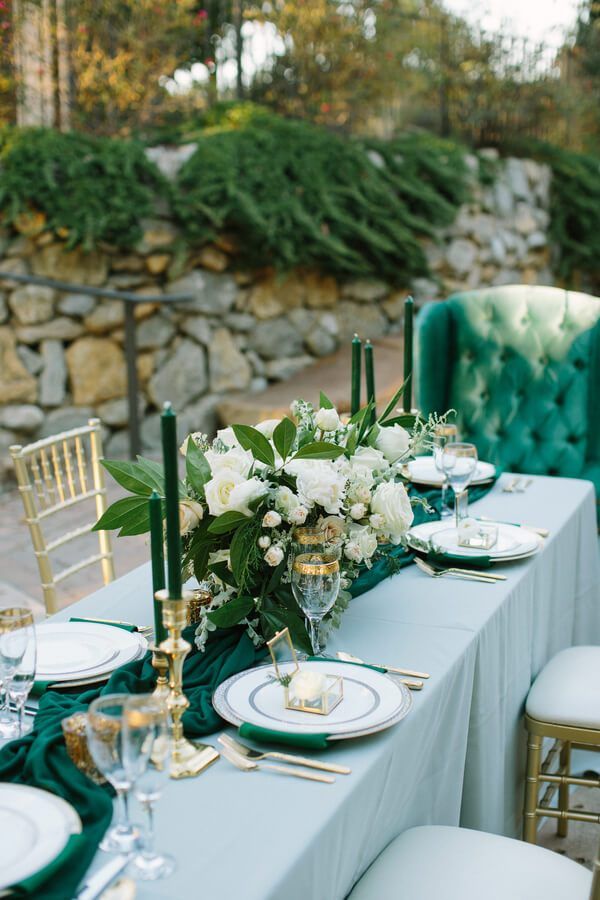 emerald green and gold christmas decor Elegant Emerald and Gold Wedding Table Setup