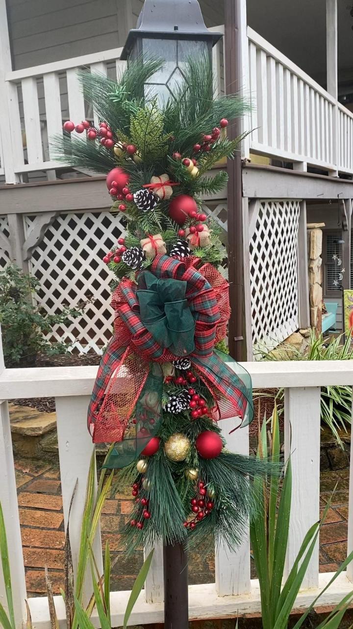 christmas decoration ideas for lamp post Lamp Post Swag, Christmas Lamp Post Decor, Outdoor Christmas Decor