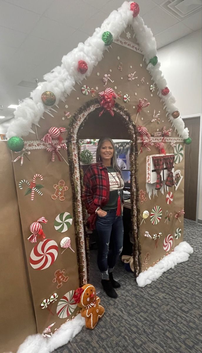 christmas office cubicle decor Gingerbread house for Cubicle Office christmas decorations, Christmas