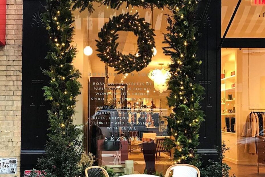 christmas decor for cafe Cool Cafe Christmas Decoration Ideas 2022