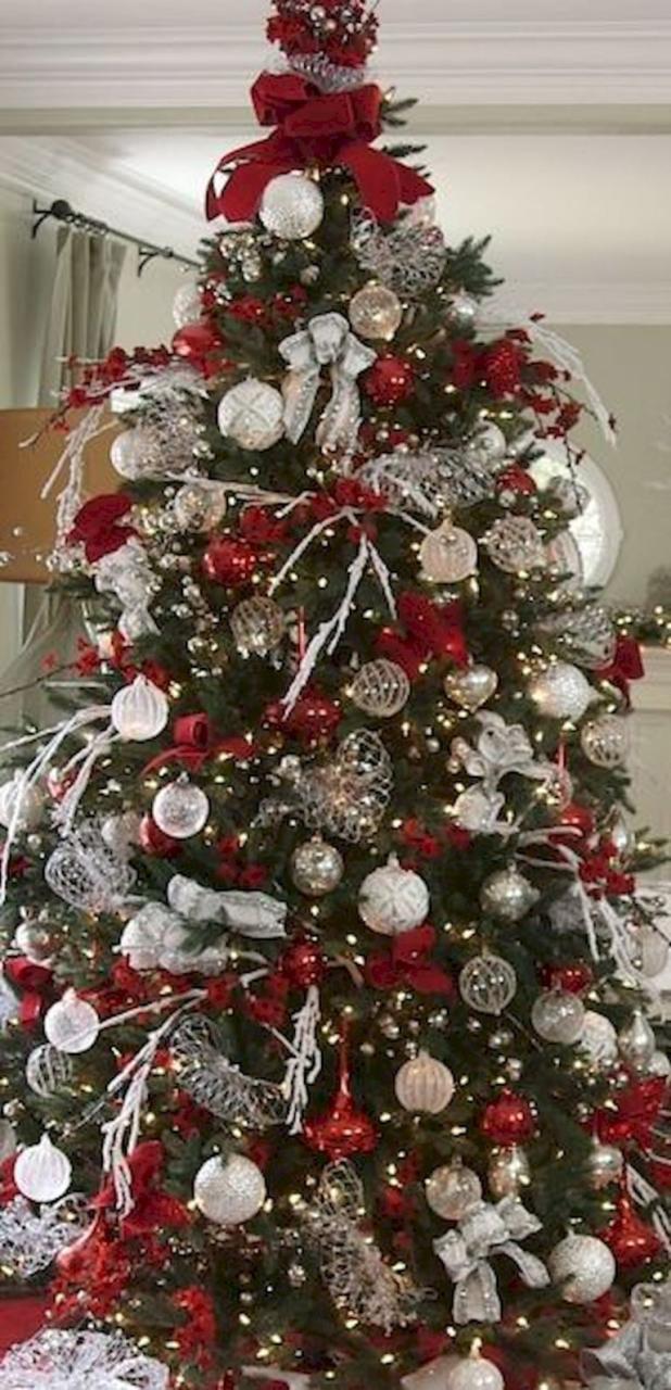 silver christmas tree decor 80+ Beautiful Christmas Tree Decorating Ideas You Should Try (17