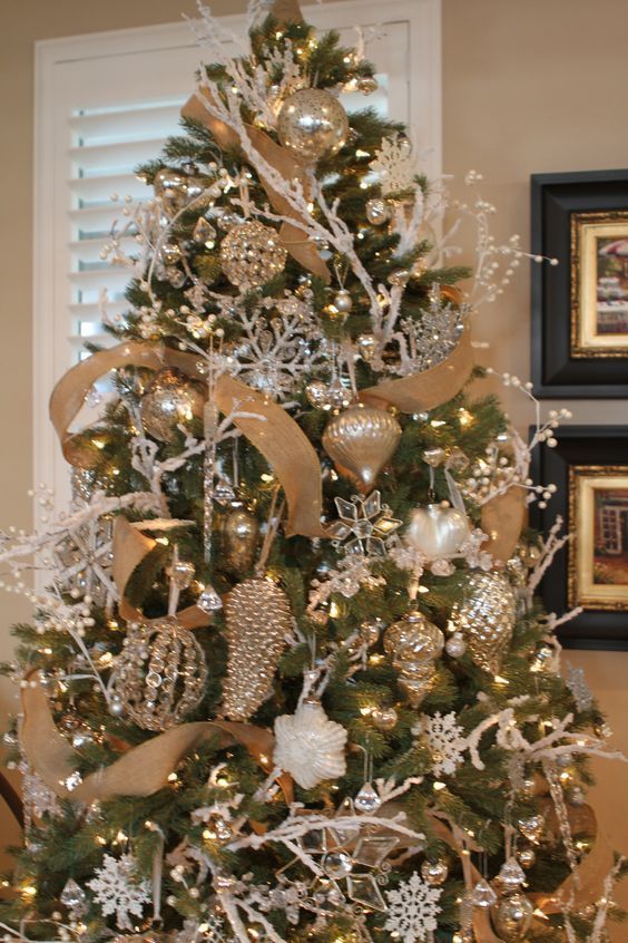 christmas decor white and gold 20++ Gold White Christmas Tree Decorations PIMPHOMEE