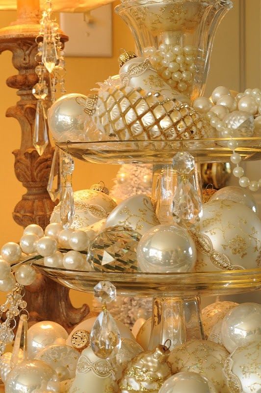 christmas decorating ideas silver and gold 30 Sparkling Gold and Silver Christmas Decorations Silver christmas