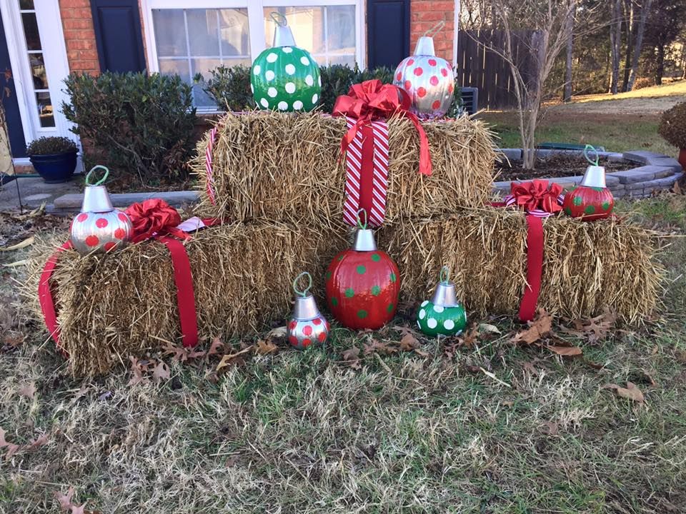 hay bale christmas decor Pin by Makenzie Mauney on Dewberry Outside christmas decorations