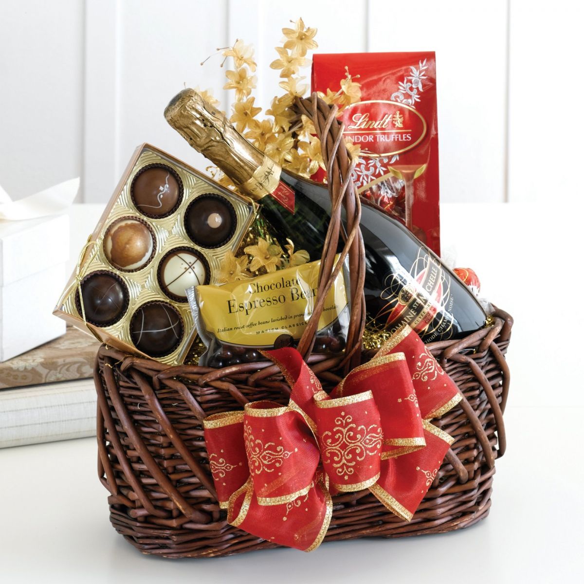 christmas decor gift basket 40 Best Christmas Gift Basket Decoration Ideas All About Christmas