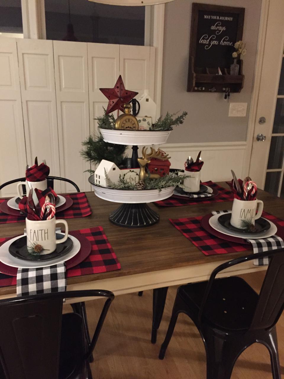 farmhouse table christmas decor Farmhouse Christmas Table Decor