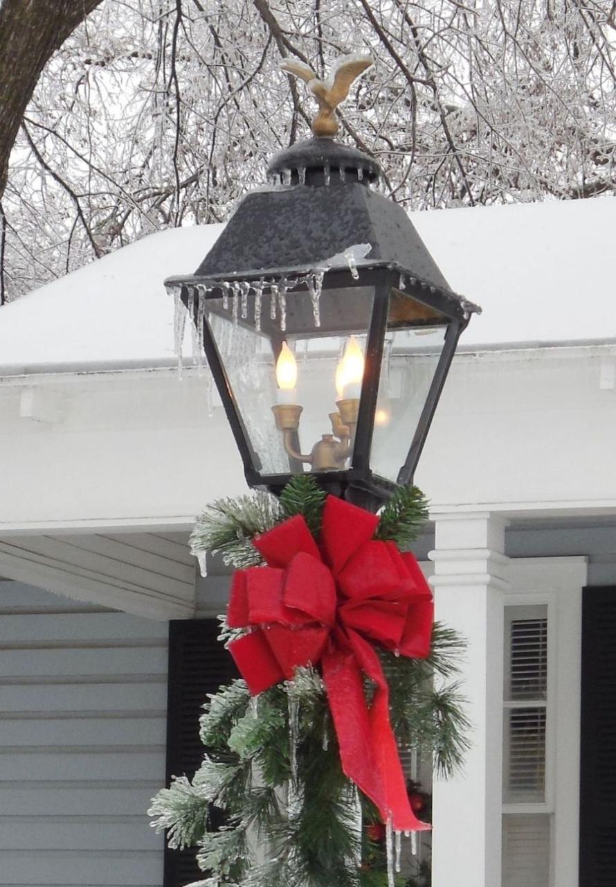 light pole christmas decor 35 Inspiring Christmas Lanterns Ideas For Outdoor Decor HOUSEDCR