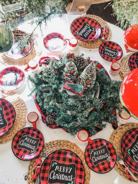 buffalo plaid outdoor christmas decor How to set a Buffalo Plaid Christmas Table Karins Kottage