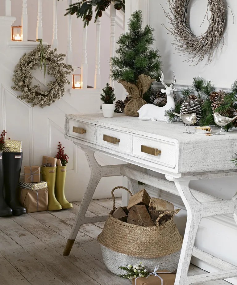 hallway christmas decorating ideas Christmas hallway decorating ideas to impress your guests Ideal Home