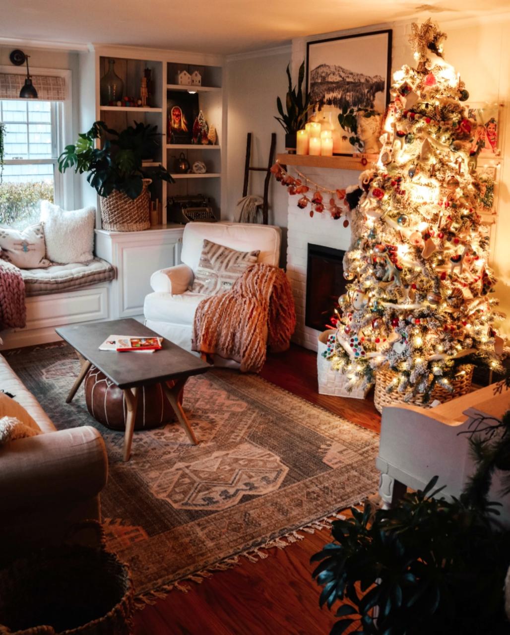 christmas decor must haves Top 4 Christmas Decor MustHave's and Christmas in our Living Room