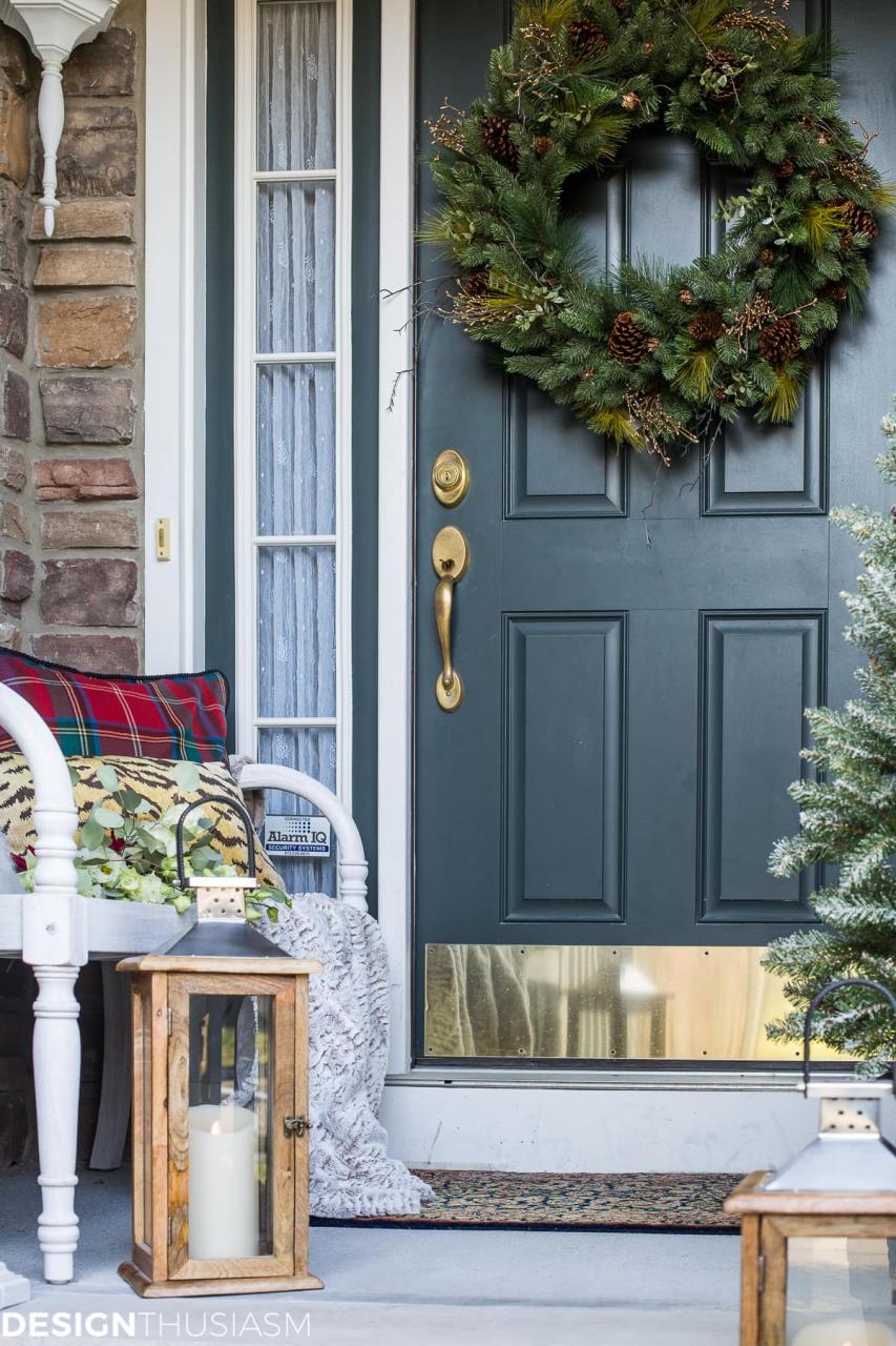 simple porch christmas decor Easy Outdoor Christmas Decorating Ideas for a Tiny Front Porch